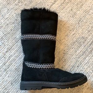 UGG Australia Sundance Revival Black Women's Boots - Size 10